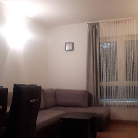Apartman Franko - Uz Parking Pula Buitenkant foto