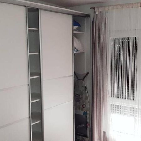 Apartman Franko - Uz Parking Pula Buitenkant foto