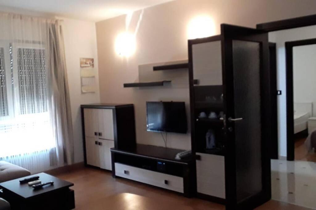 Apartman Franko - Uz Parking Pula Buitenkant foto