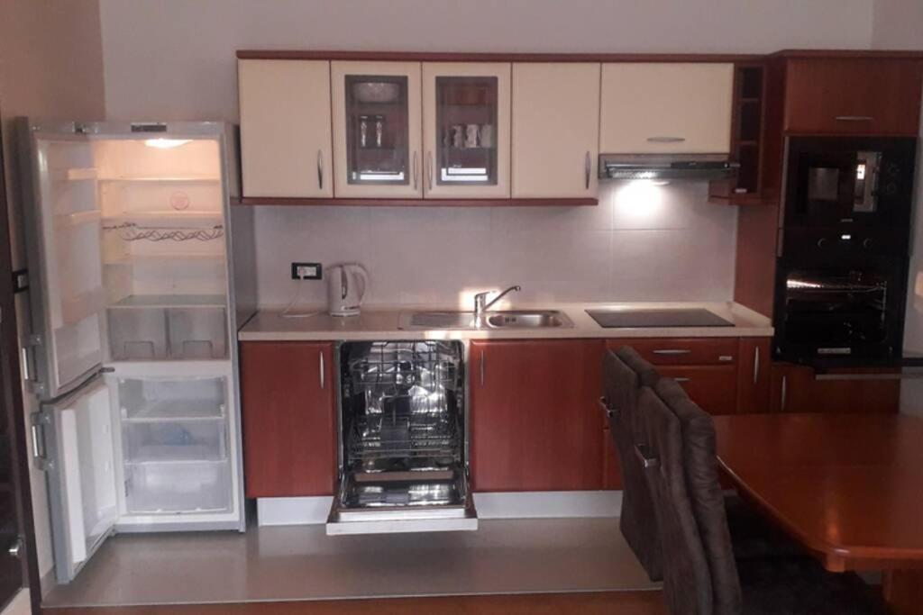 Apartman Franko - Uz Parking Pula Buitenkant foto