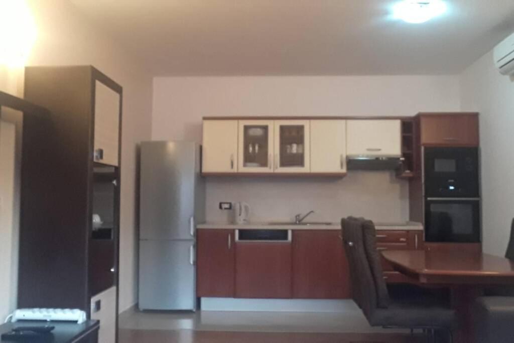Apartman Franko - Uz Parking Pula Buitenkant foto