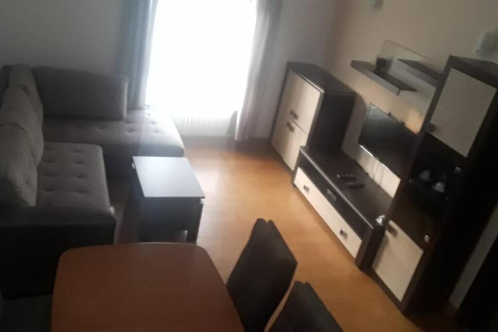 Apartman Franko - Uz Parking Pula Buitenkant foto