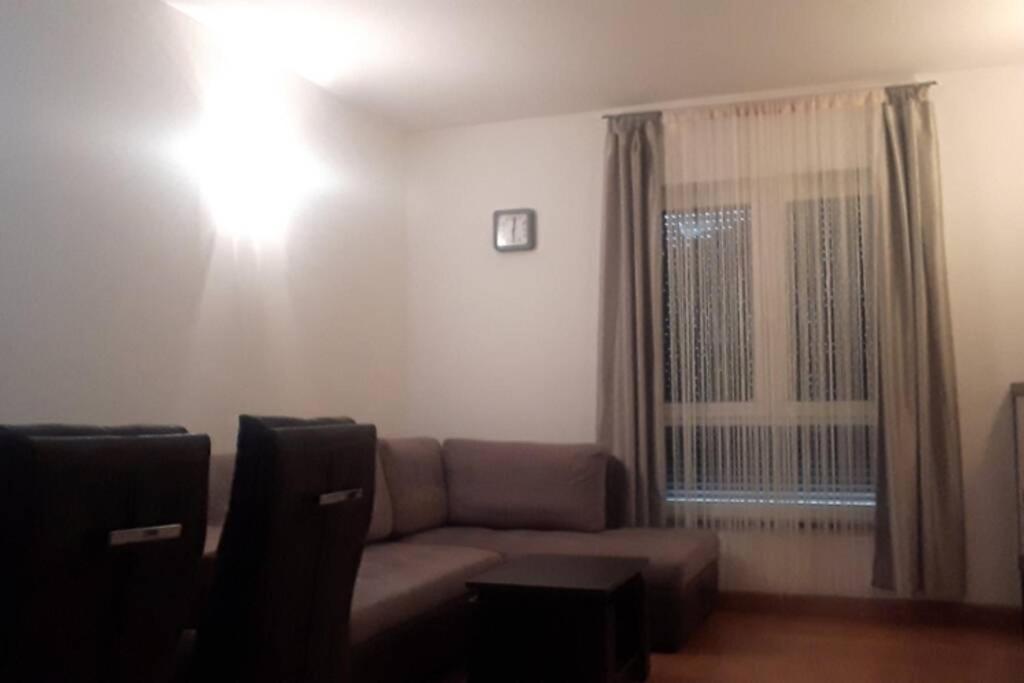Apartman Franko - Uz Parking Pula Buitenkant foto
